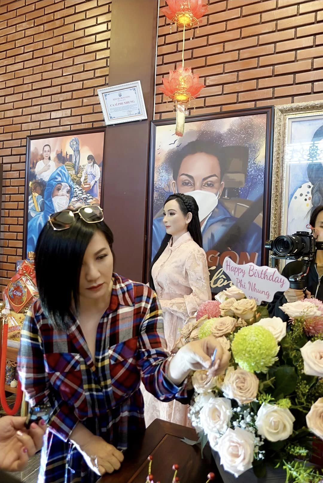 Vợ cũ Bằng Kiều tâm sự vào ngày sinh nhật cố nghệ sĩ Phi Nhung khiến người hâm mộ không khỏi nghẹn ngào  - Ảnh 3